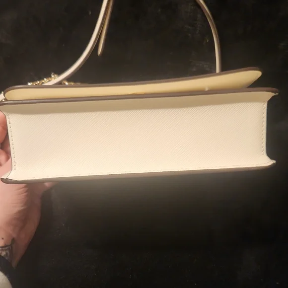 Kate Spade Cream Crossbody Bag with Gold Chain Accent - Picture 3 of 11